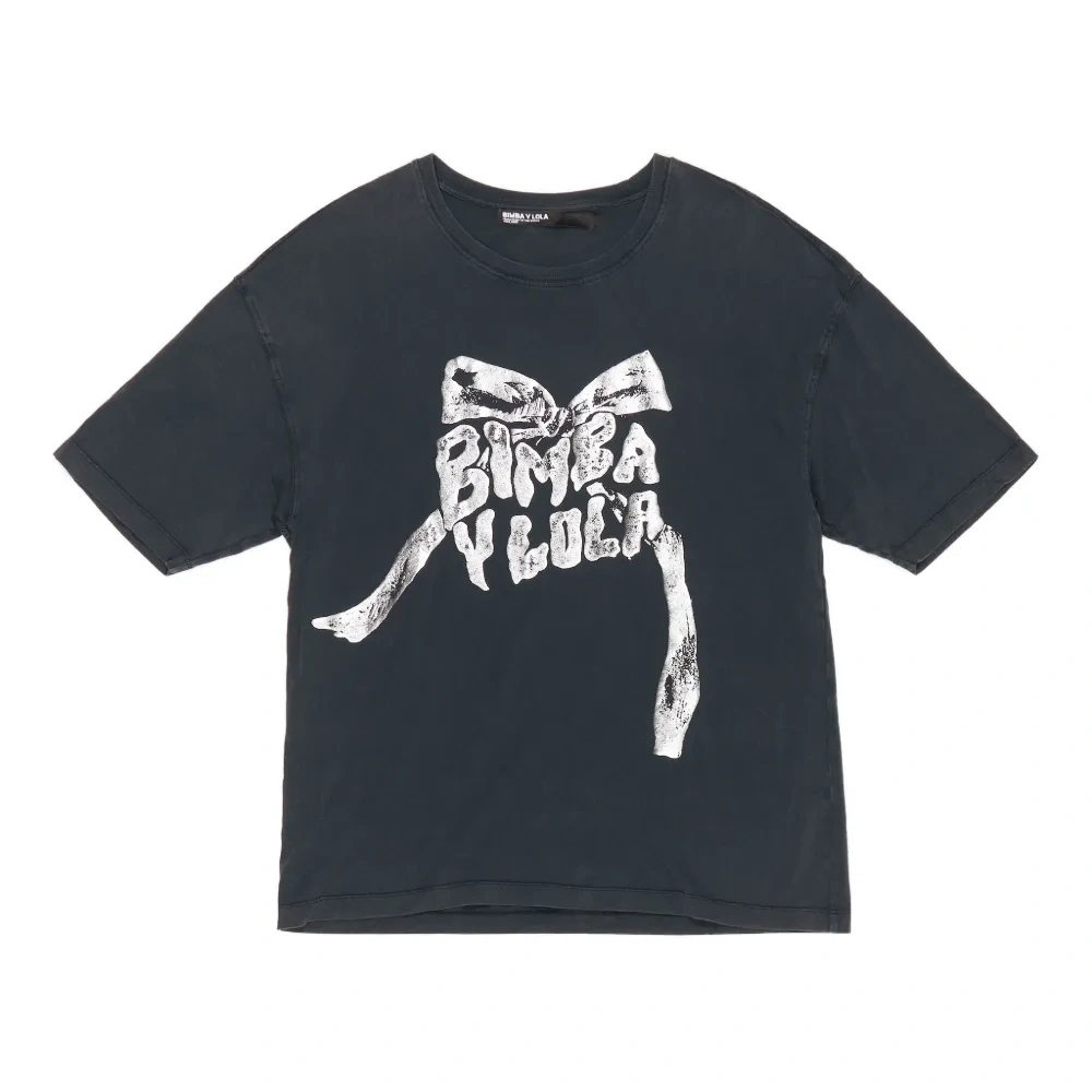 Футболка с галстуком и логотипом