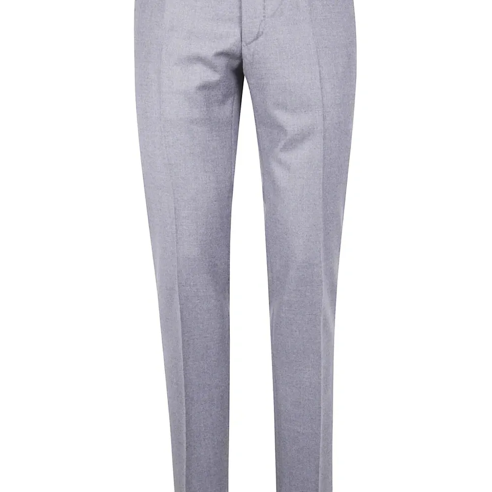 Брюки на плоской подошве