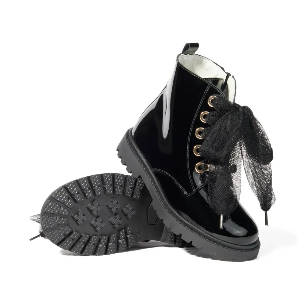 Ботинки на шнуровке с тюлевым бантом
