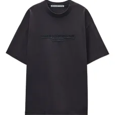 Футболка с нашивкой-логотипом