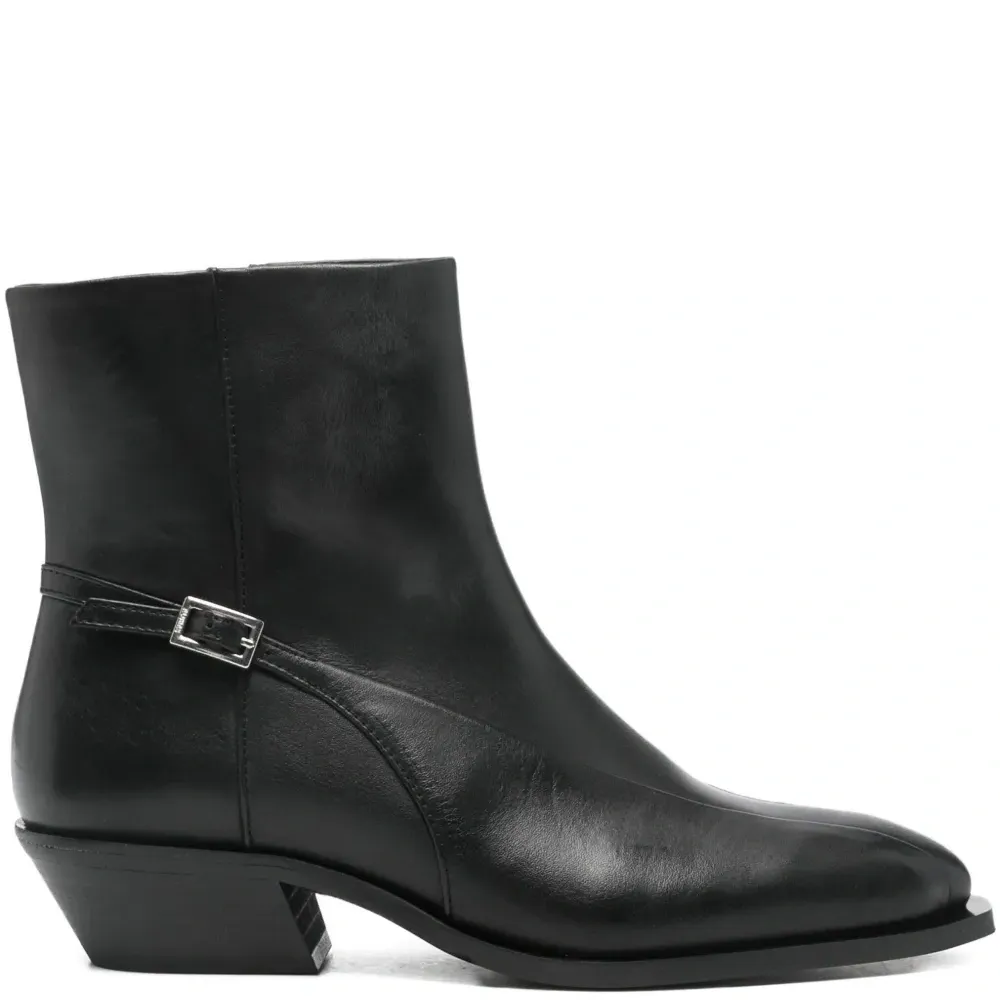 Ботинки с пряжками