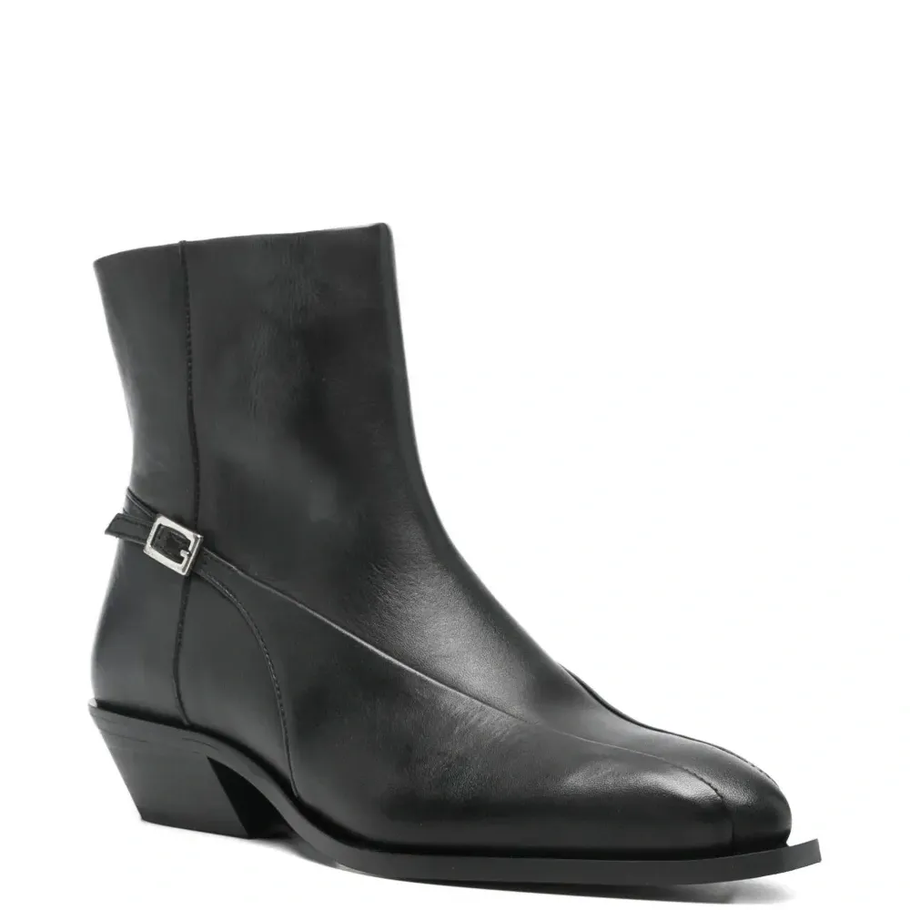 Ботинки с пряжками