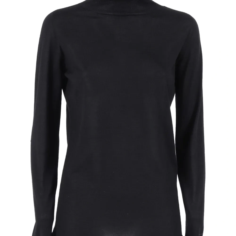 Свитер с высоким воротником