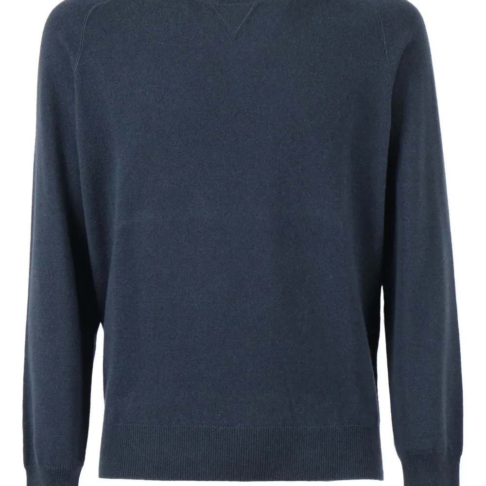 Свитер с круглым вырезом