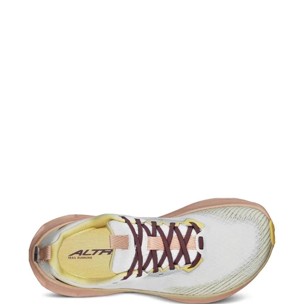 Кроссовки на фактурной подошве