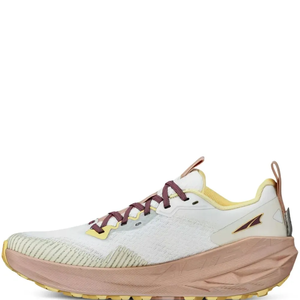 Кроссовки на фактурной подошве