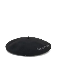 Берет с вышитым логотипом Берет с вышитым логотипом