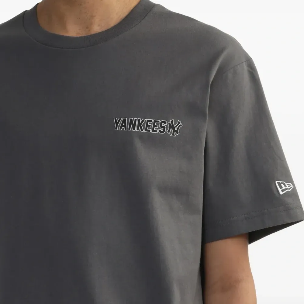 Футболка с логотипом Yankees