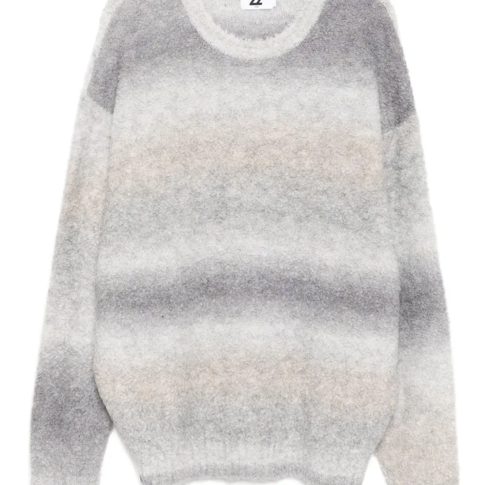 Джемпер с эффектом градиента