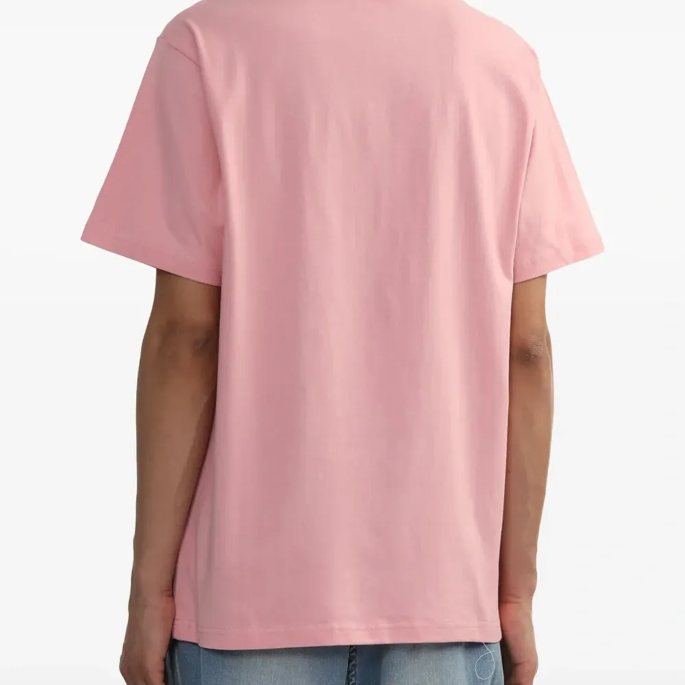 Футболка с нашивкой-логотипом