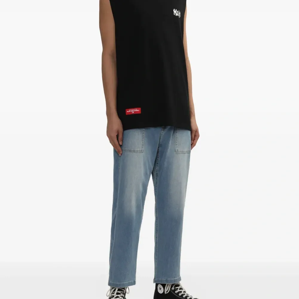 Топ без рукавов с логотипом