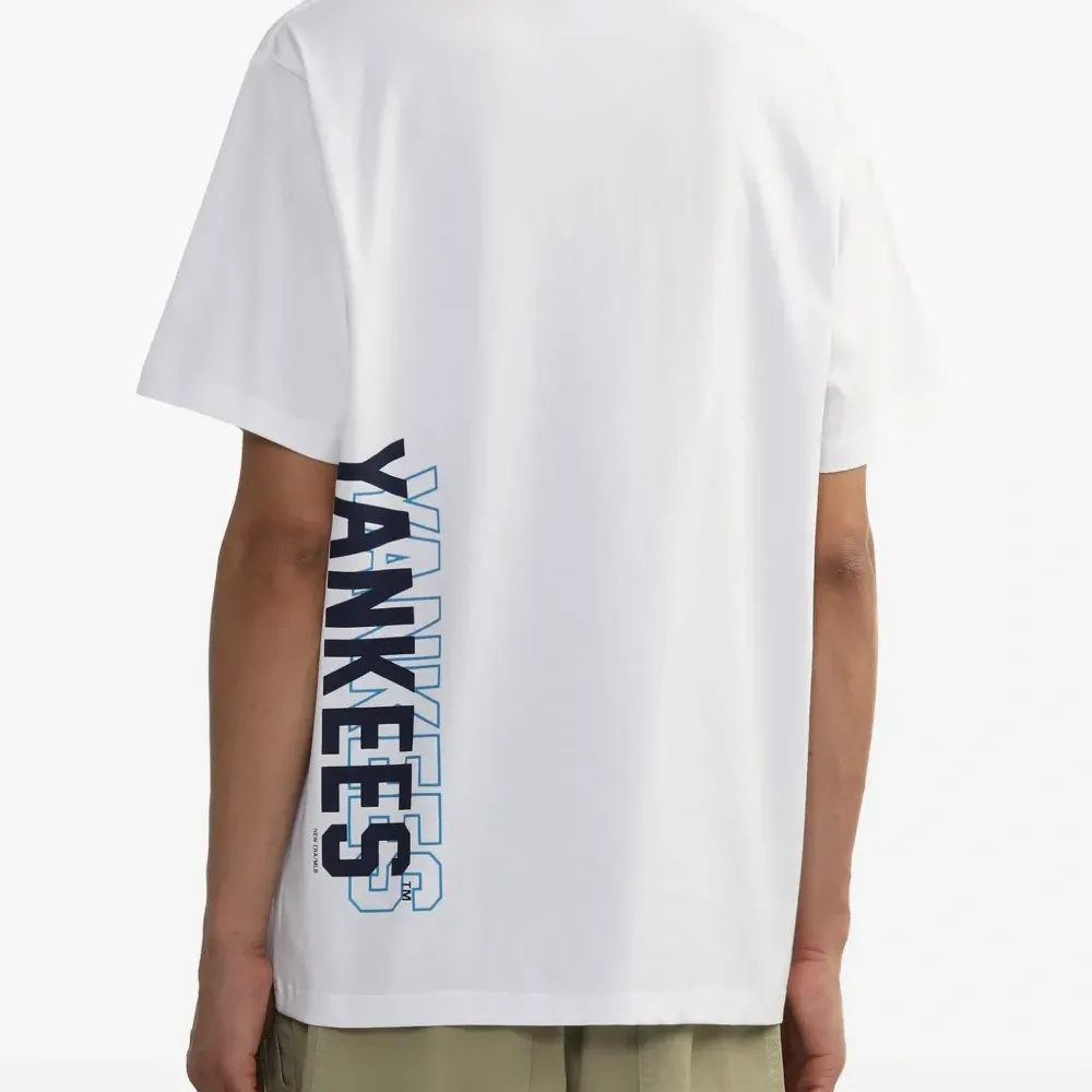 Футболка Yankees с логотипом