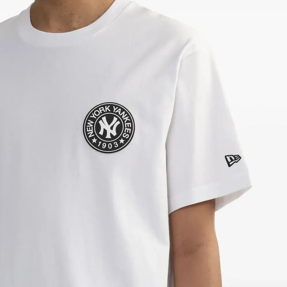 Футболка Yankees с логотипом