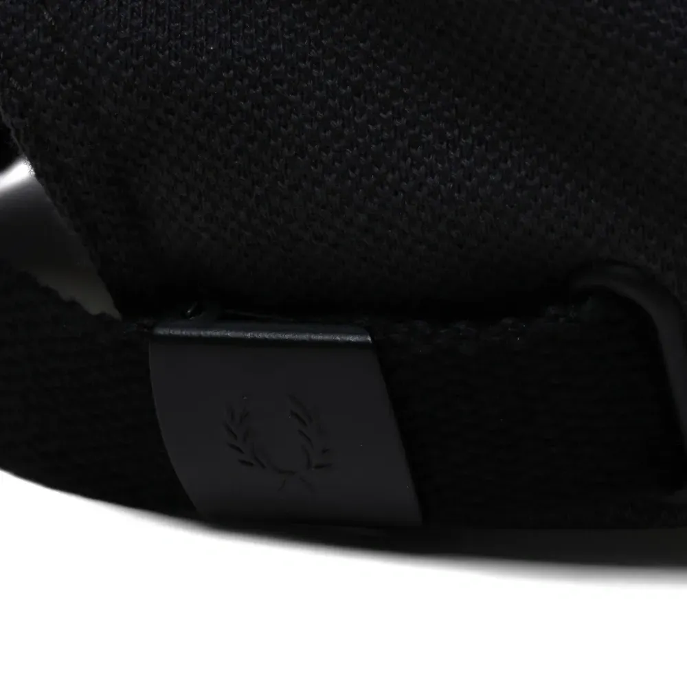 Бейсболка с вышитым логотипом