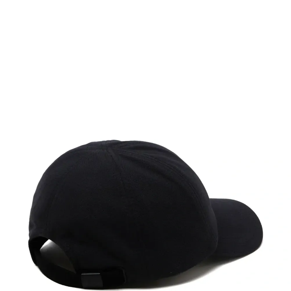 Бейсболка с вышитым логотипом