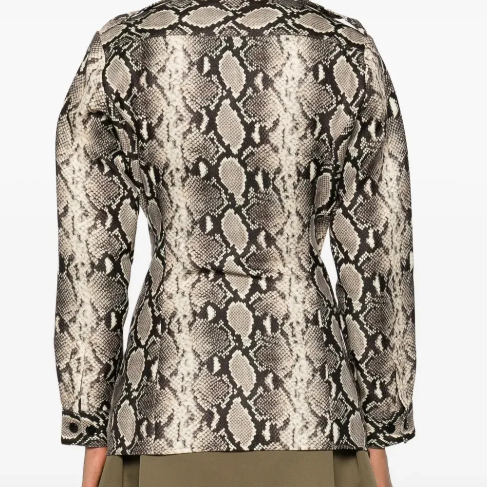 Рубашка на пуговицах