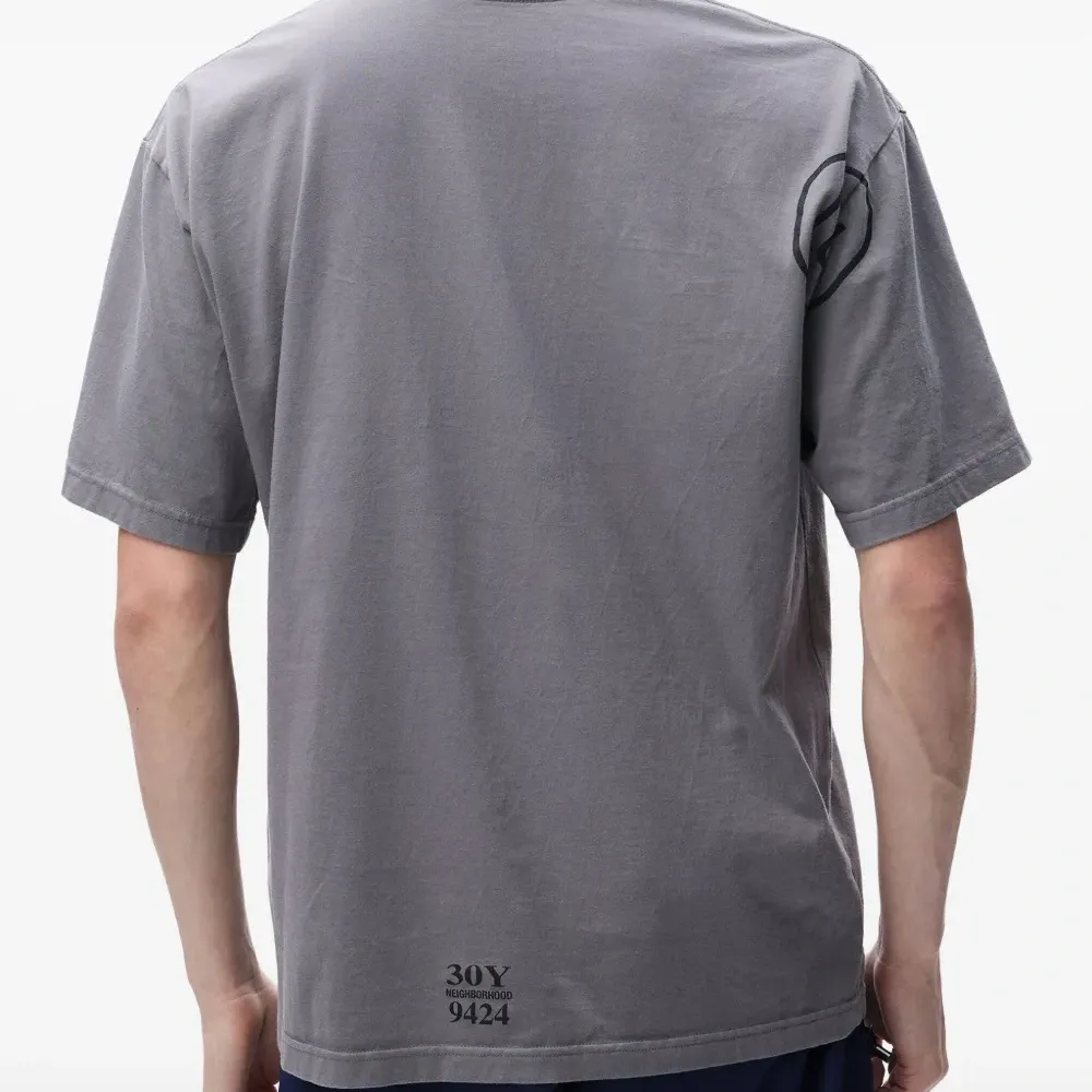 Футболка с графичным принтом Футболка с графичным принтом