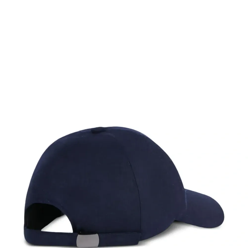 Бейсболка с плоским козырьком