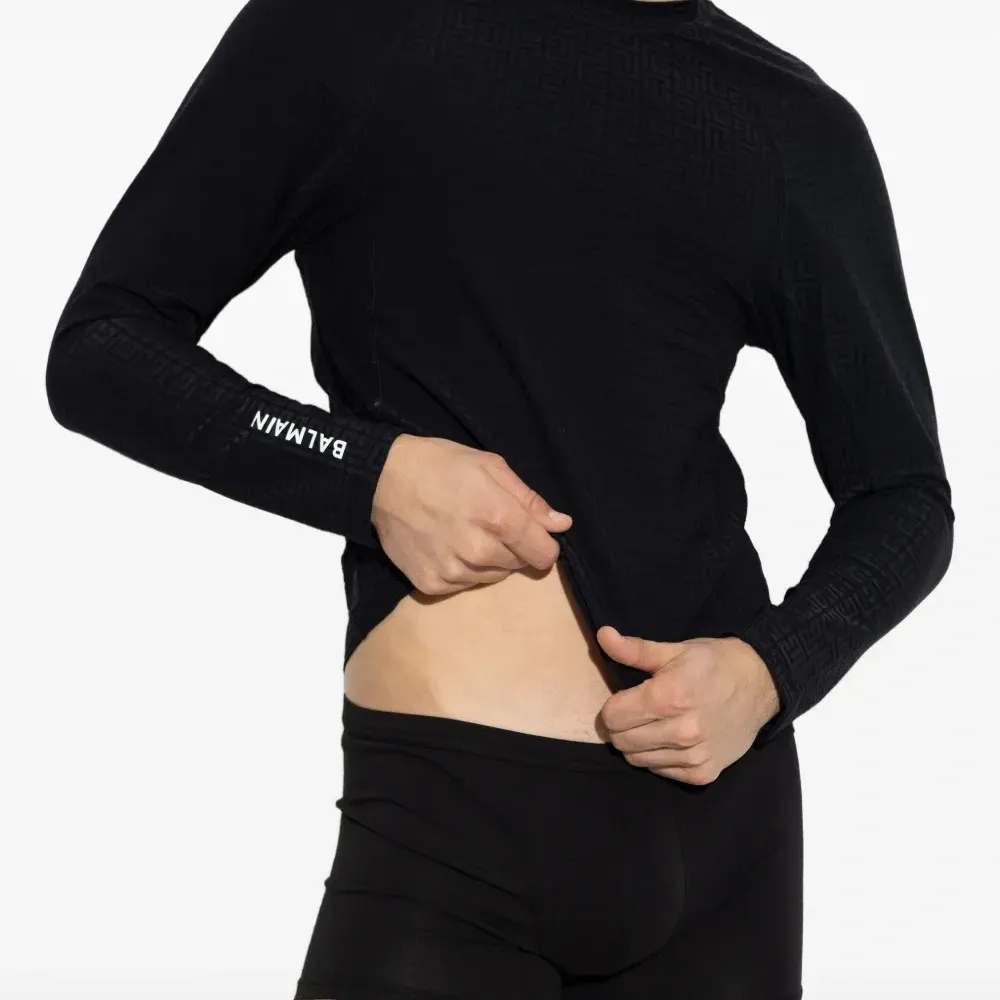 Футболка с длинными рукавами