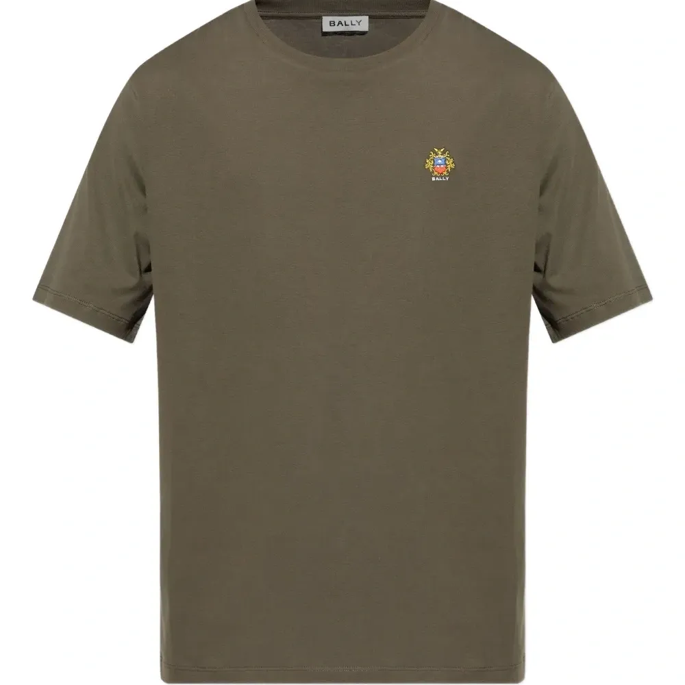 Футболка с вышивкой