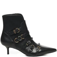 Сапоги с заостренным носком и пряжкой