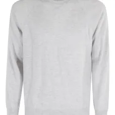 Свитер с круглым вырезом