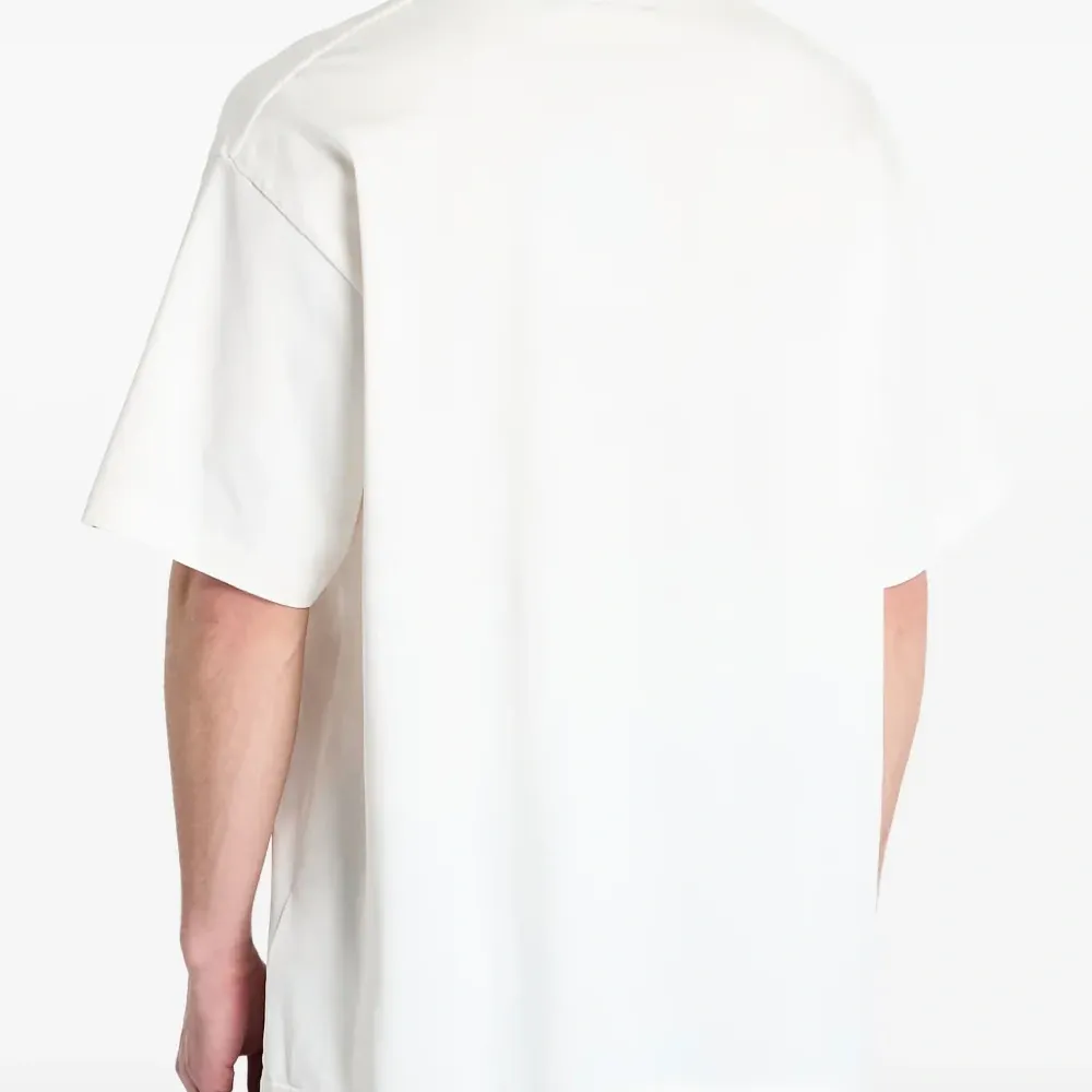 Футболка с принтом и стразами