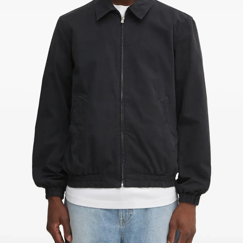 Куртка на молнии