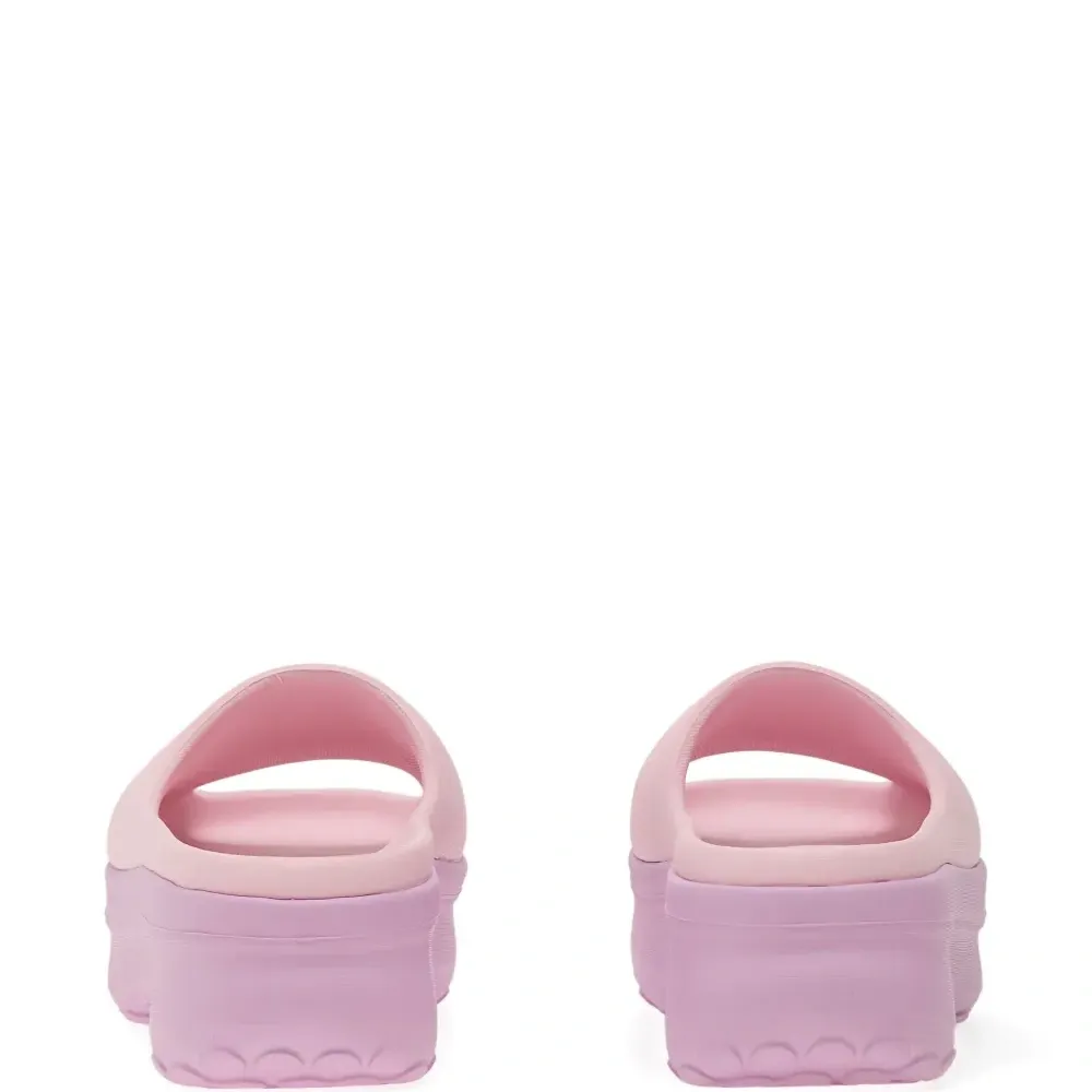 Шлепанцы Adifom на платформе с логотипом