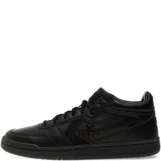 Кеды с нашивками Кеды с нашивками