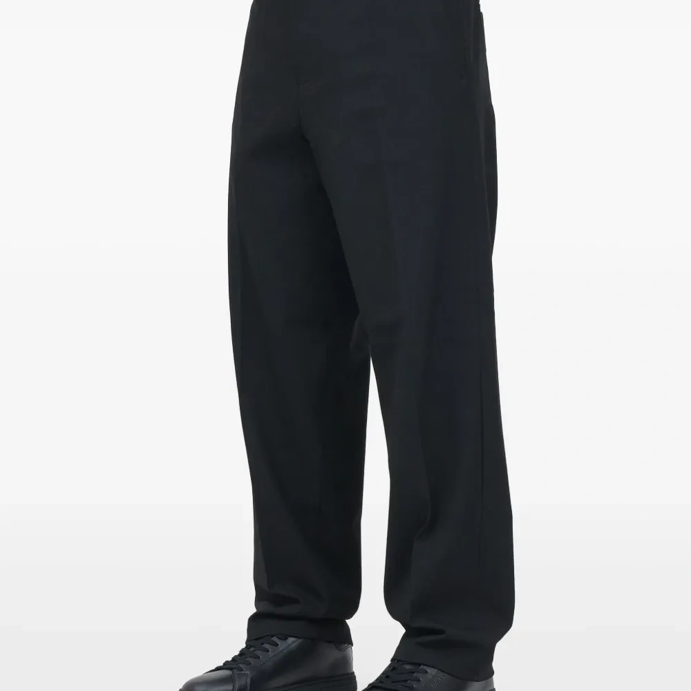 Брюки с пуговицами