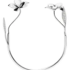 Колье с цветочным декором