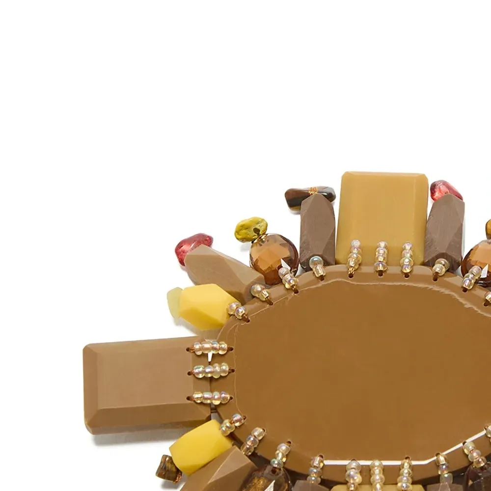 Круглая брошь с бисером Круглая брошь с бисером