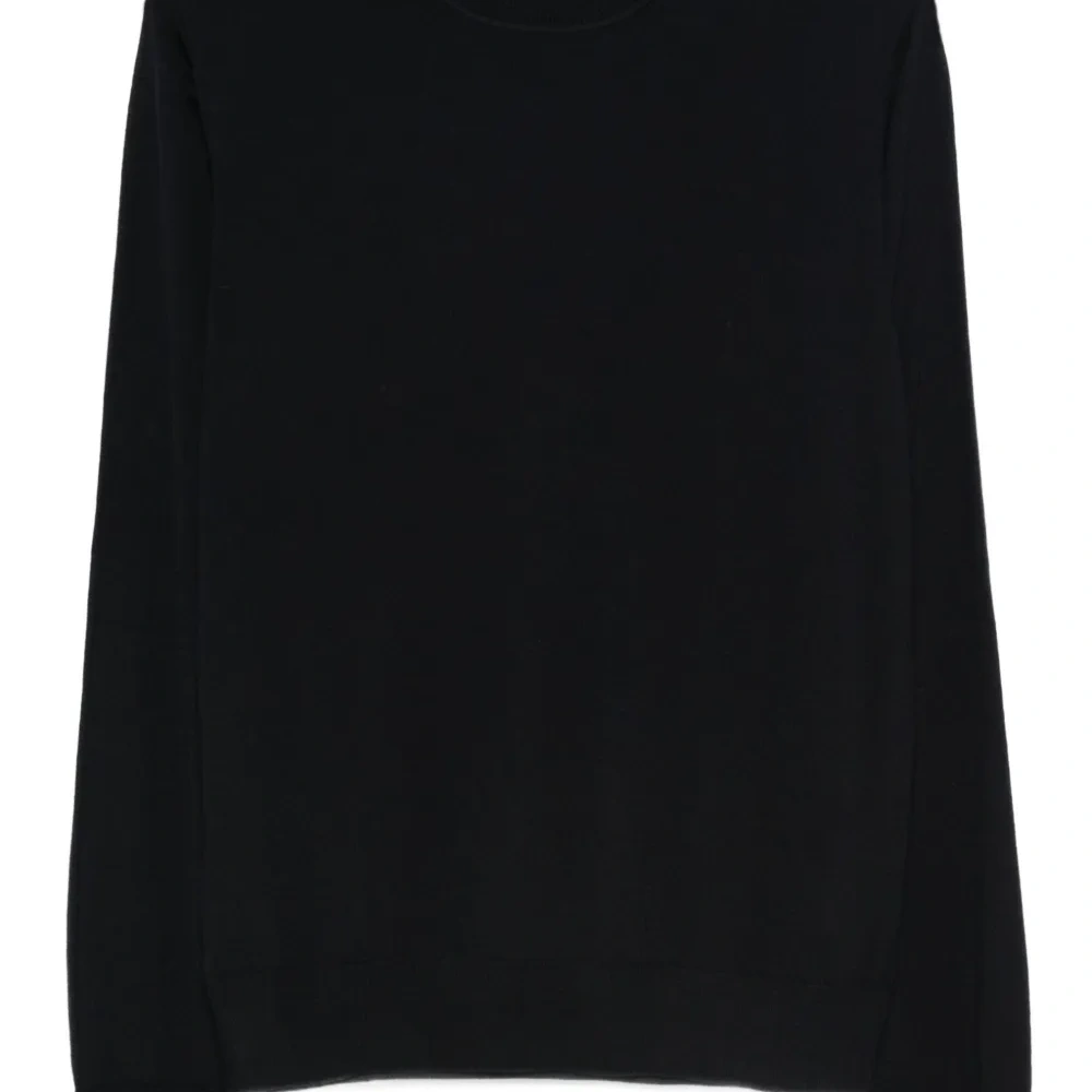 Свитер с круглым вырезом