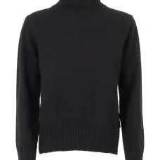 Свитер с высоким воротником