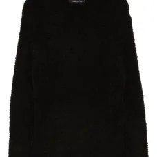 Пушистый джемпер с высоким воротником