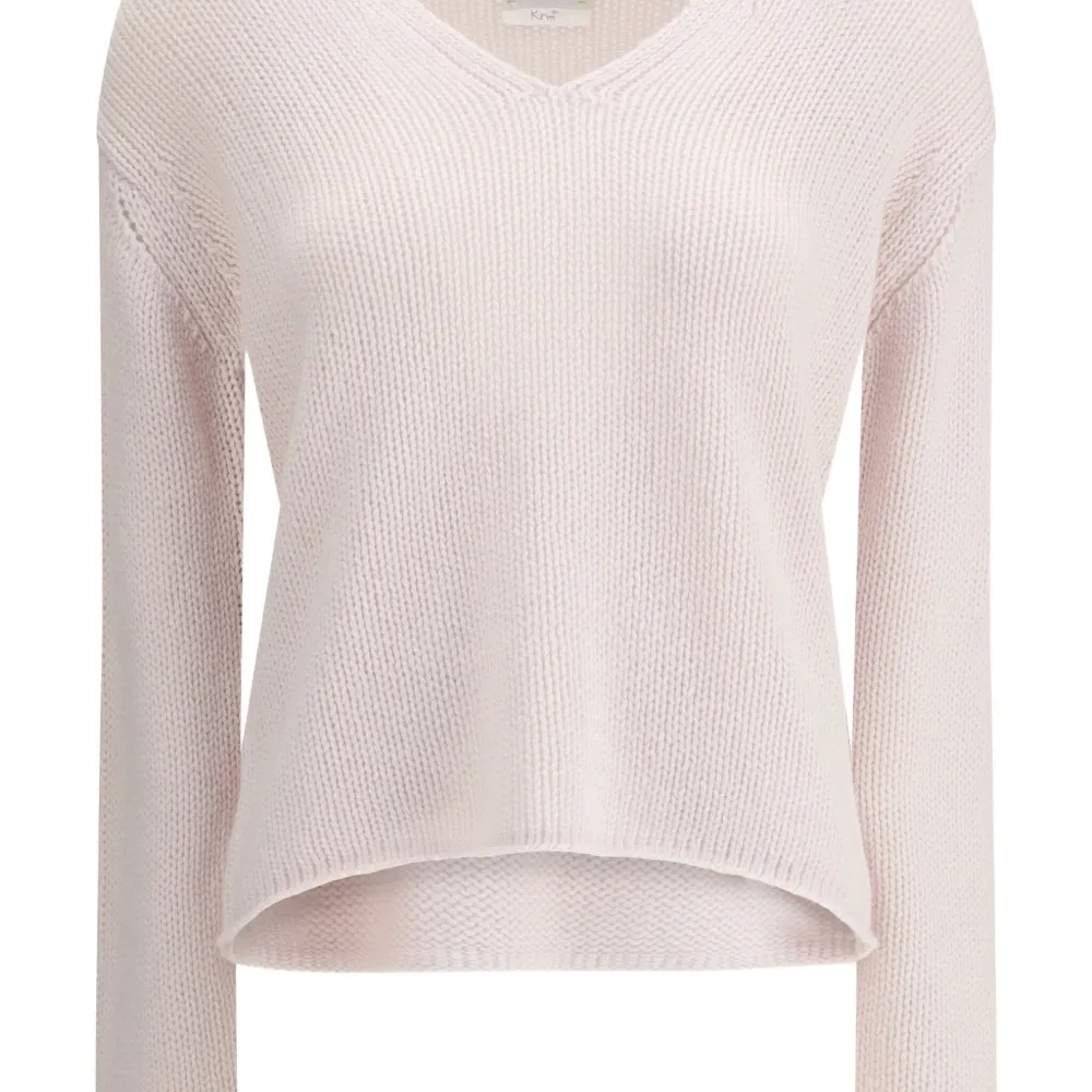 Свитер с V-образным вырезом