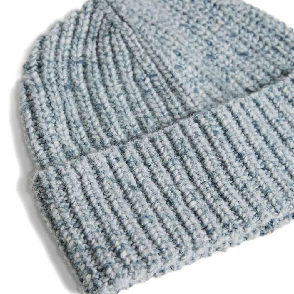 Кашемировая шапка бини в рубчик