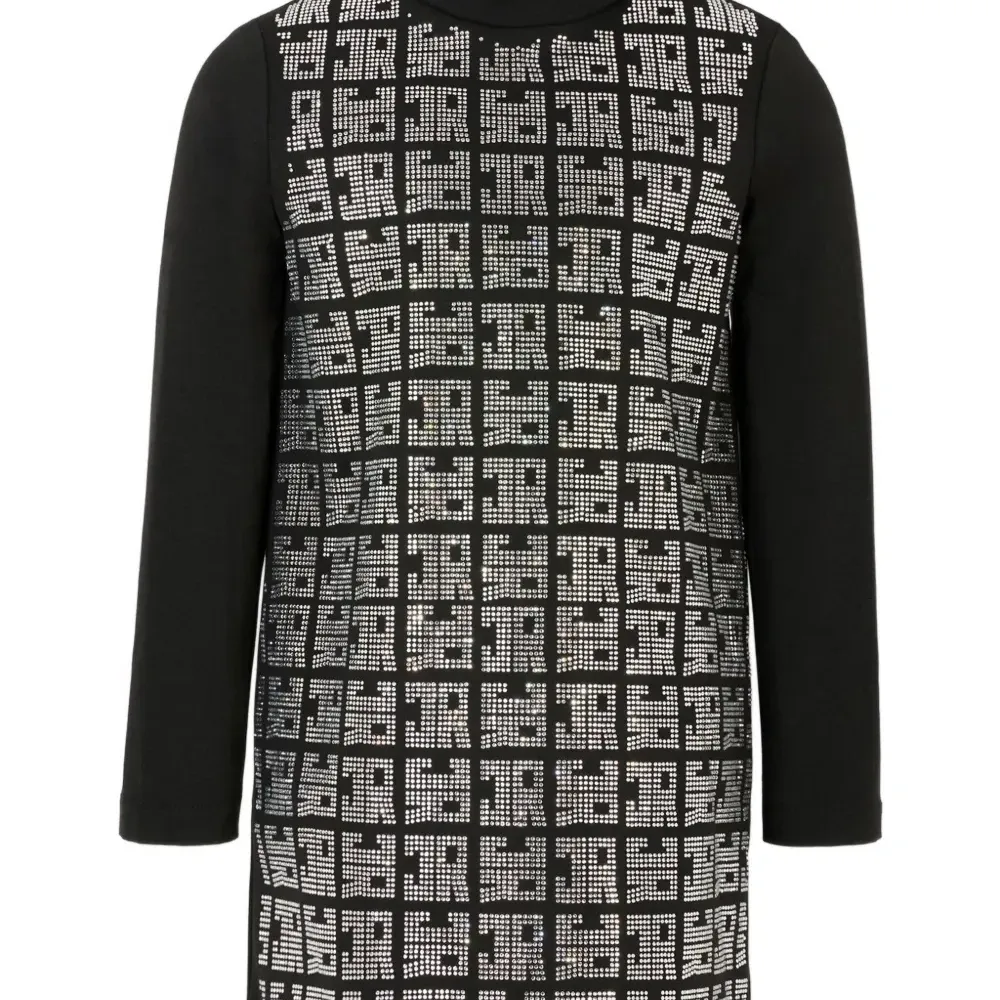 Декорированное платье с высоким воротником Декорированное платье с высоким воротником