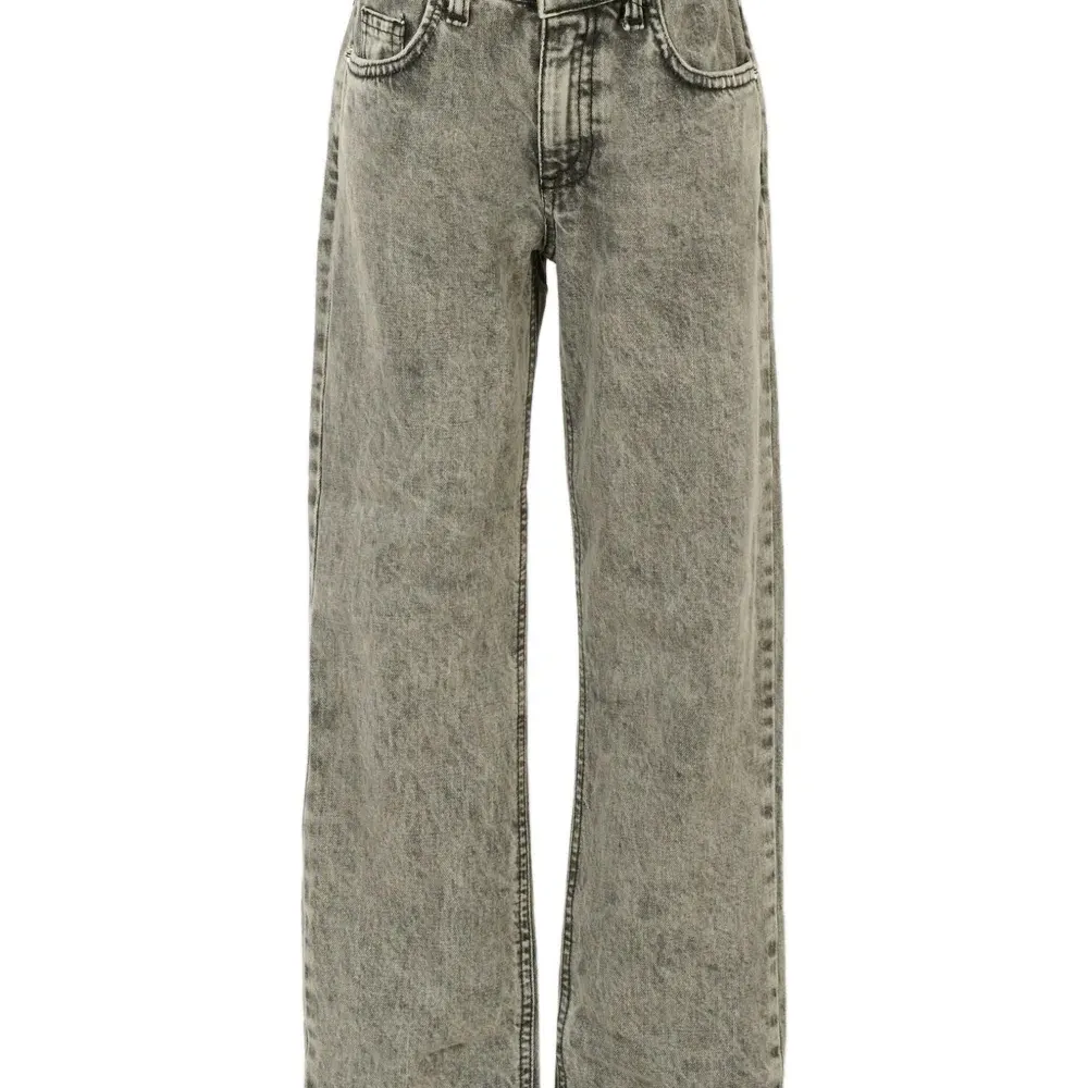 Джинсы из вареного денима