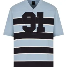 Полосатая футболка с V-образным вырезом