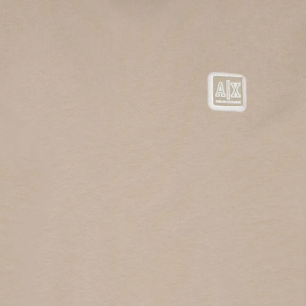 Футболка с нашивкой-логотипом