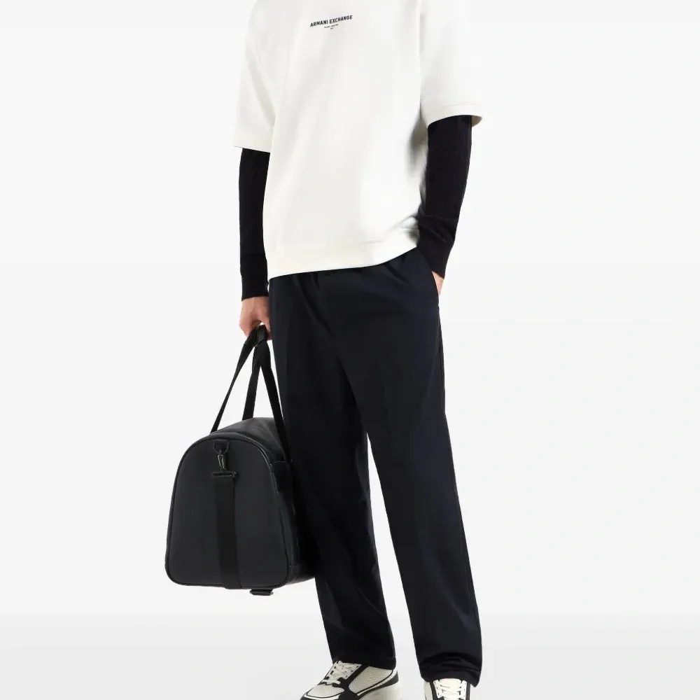 Футболка с логотипом