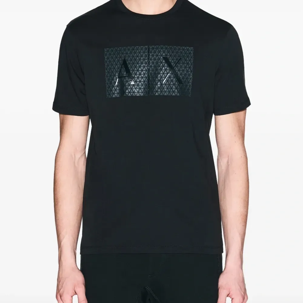 Футболка с логотипом