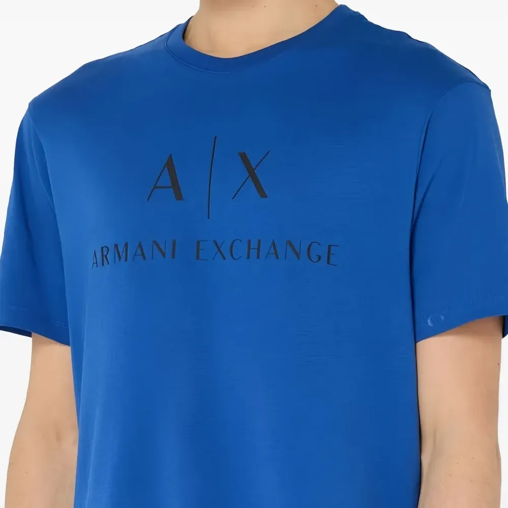 Футболка с логотипом