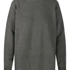 Свитер с круглым вырезом