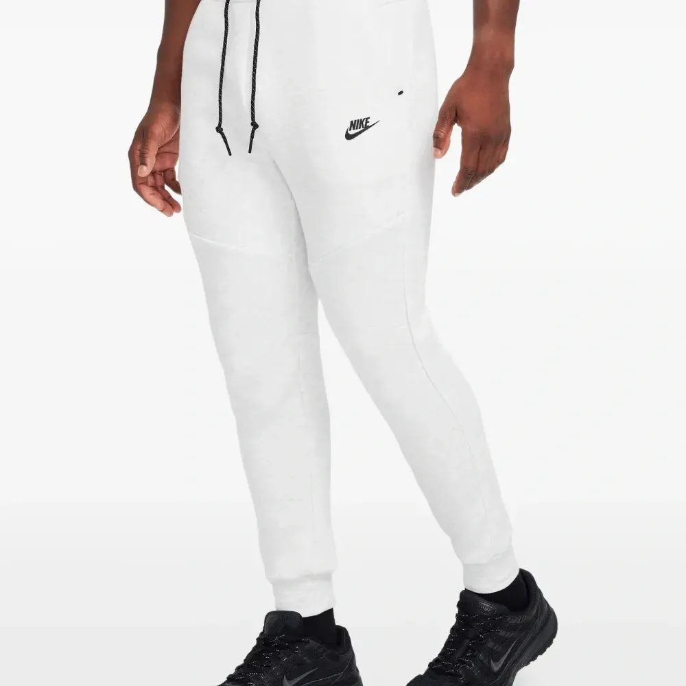 Джоггеры Tech Fleece