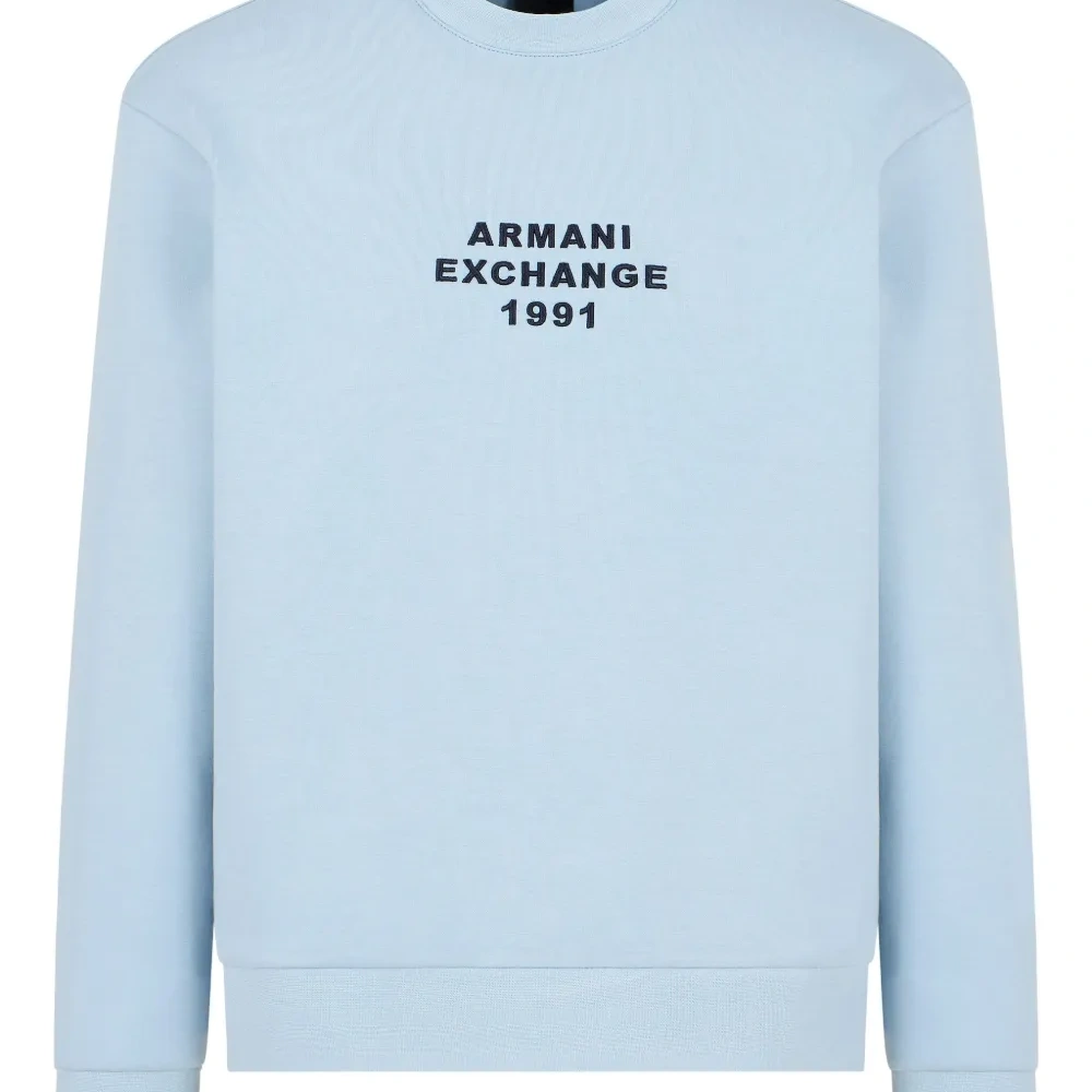 Толстовка с вышитым логотипом