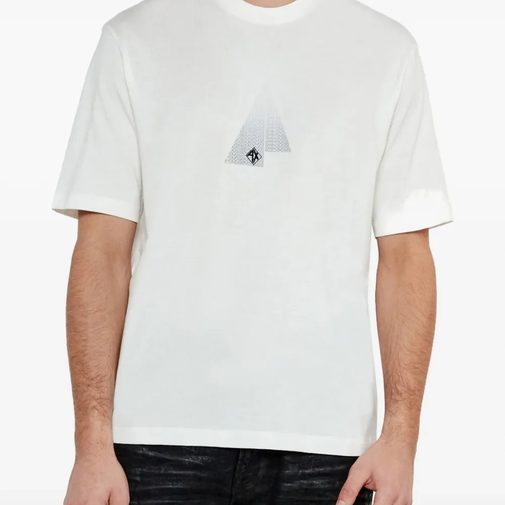 Футболка с логотипом