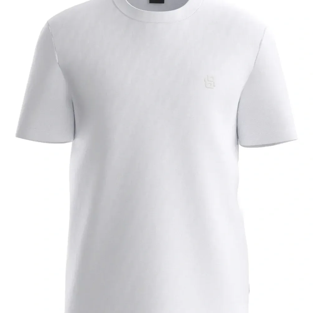 Футболка с вышитым логотипом